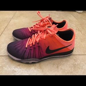 Nike Free TR7 Running Shoes